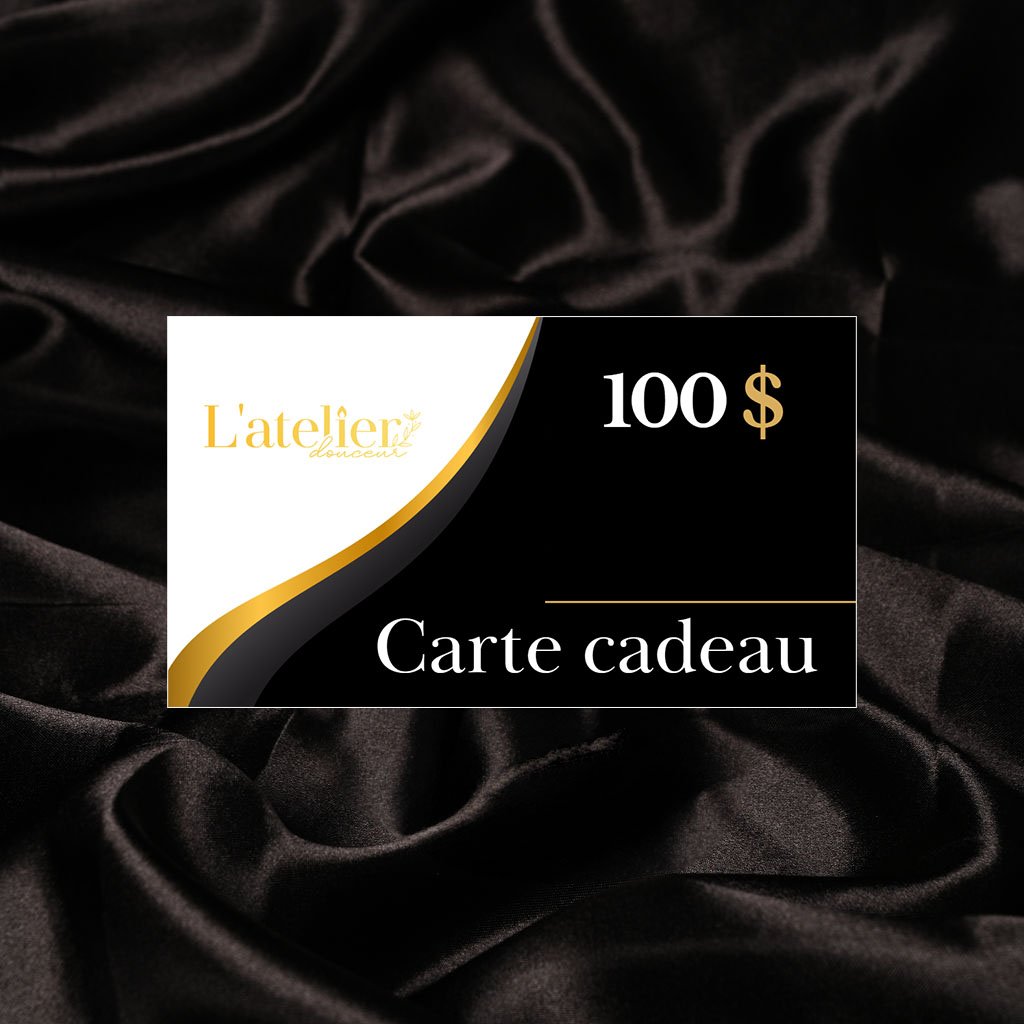 Carte cadeau de 100$ sur un fond en tissu noir